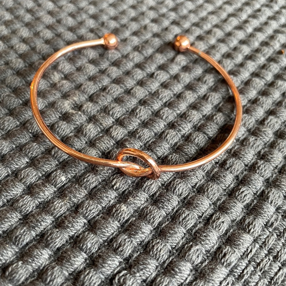 Rose Gold Knot Bracelet